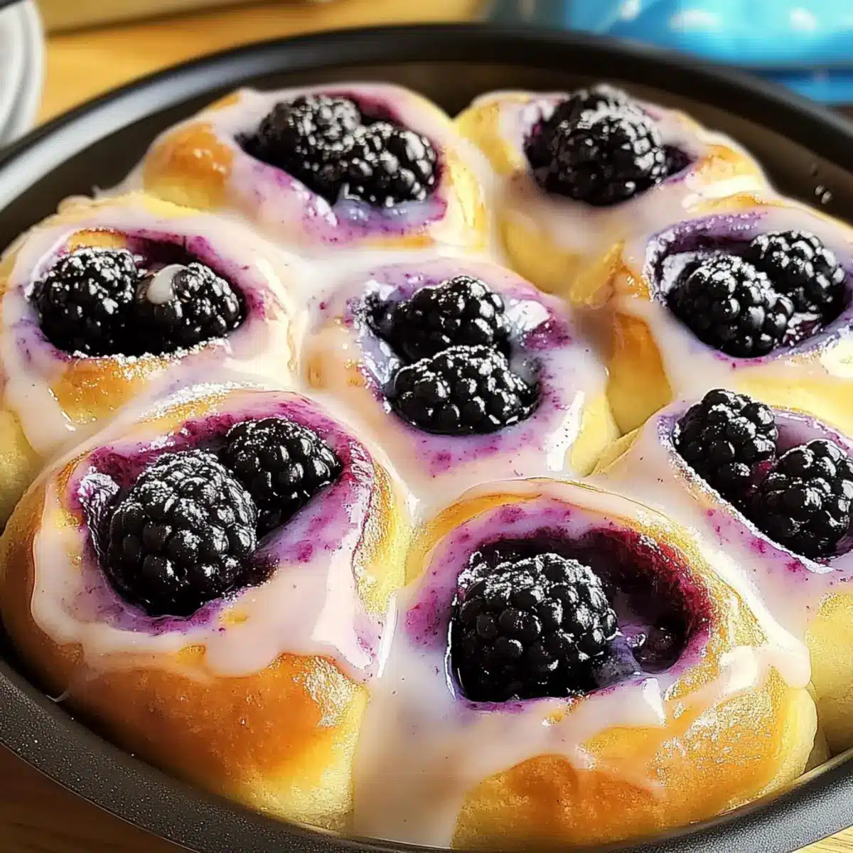 Brombeer-Süßbrötchen